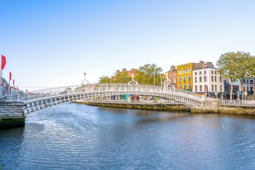 Hapenny Bridge, Dublin