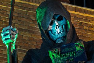 Grusellabyrinth + Hotel